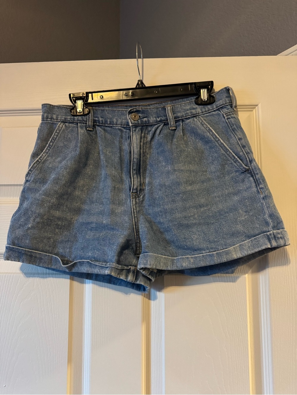 American Eagle Outfitters High-Rise Denim Shorts - Light Blue Wash